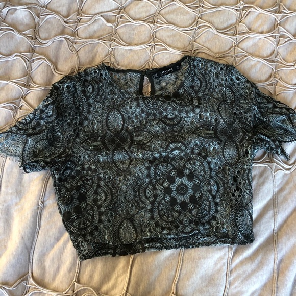 Zara Tops - Zara laced cropped top